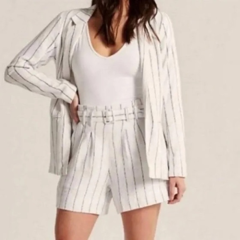 Women’s linen blazer